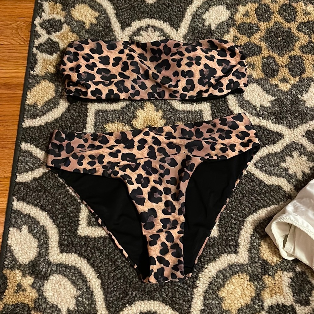 Reversible two piece suit